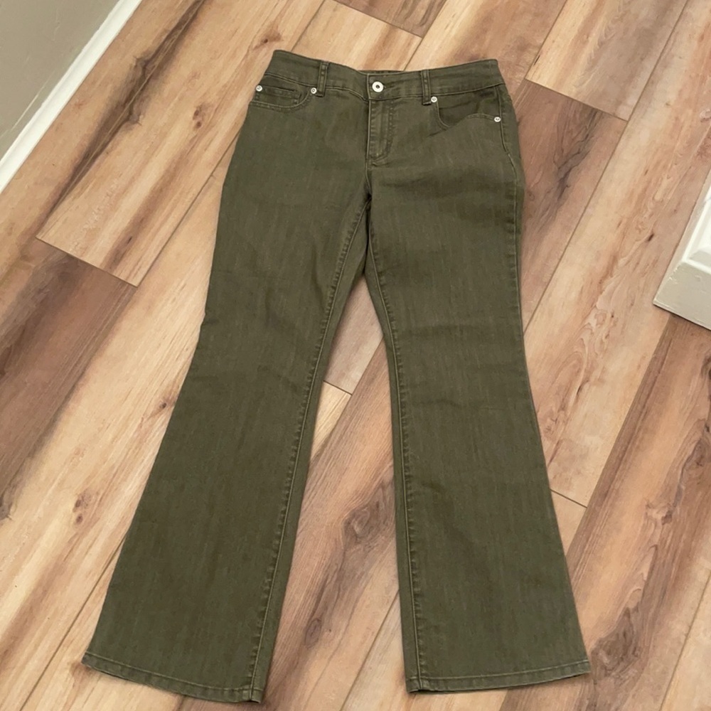 EUC Chicos olive colored denim jeans​​​​​​​​​​​​​​